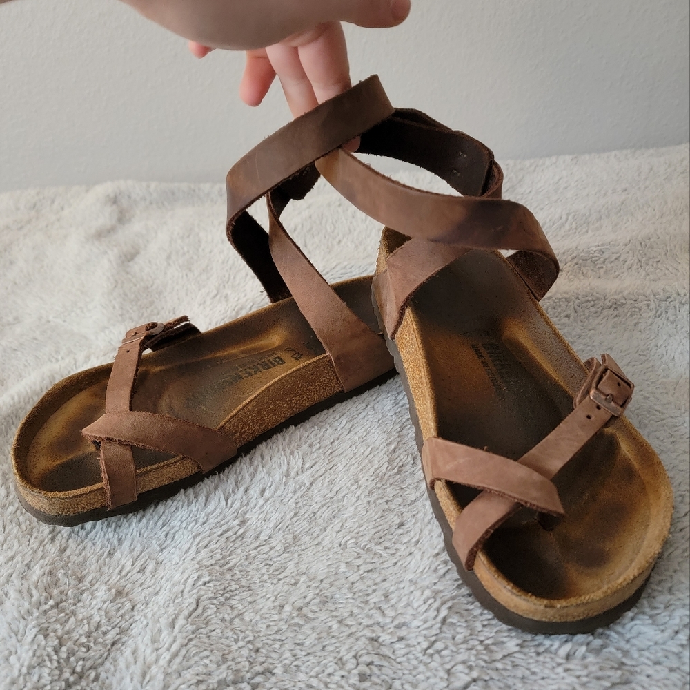 Birkenstock Yara Oiled Leather Sandal in Havana, size 37
